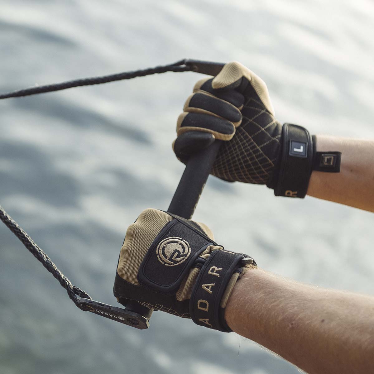 Radar Podium Water Ski Glove